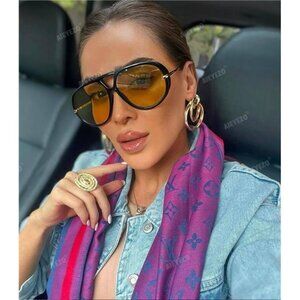 Oversized Aviator Sunglasses – Retro Gold & Black Frame Shades